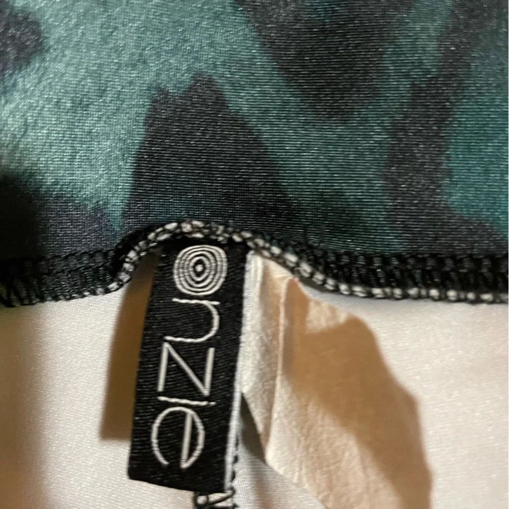 Onzie Blue, Grey Leopard Print, Sz s - Picture 10 of 10